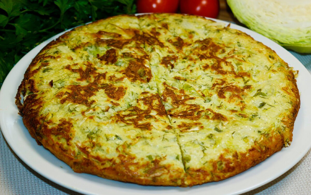 Копійчаний пиріг на сковороді, який можна навіть тим, хто худне: готувати простіше простого